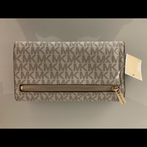 Michael Kors Trifold Wallet *Brand New* - Picture 3 of 3